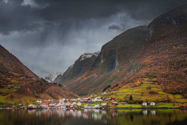 Où participer à une expédition de kayak dans les fjords de Norvège?